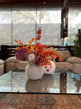 Load image into Gallery viewer, Round Matte Vase